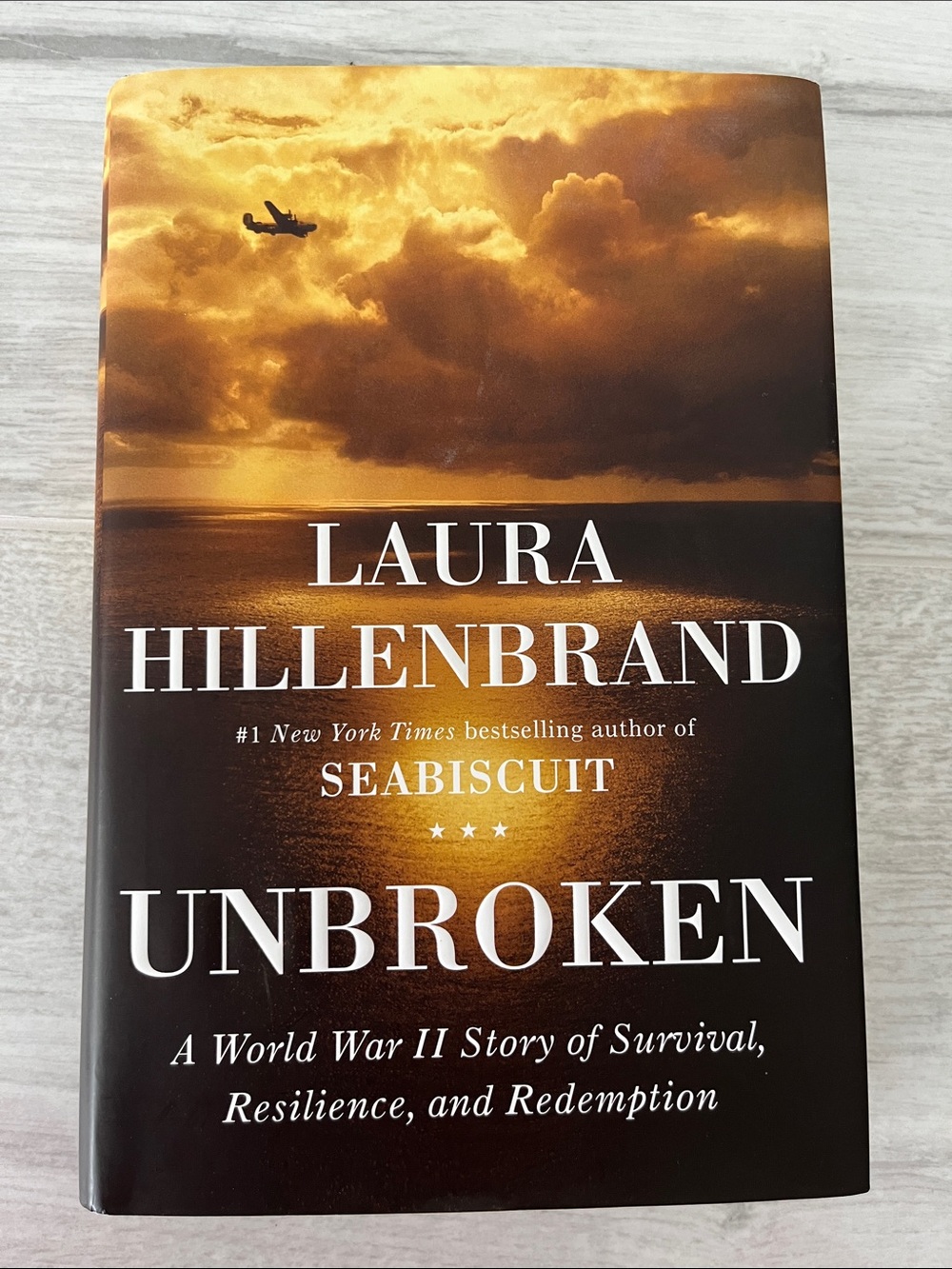 Unbroken by Laura Hillenbrand - Golden Sunset Cover